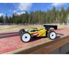 Team Associated RC8B4.1e